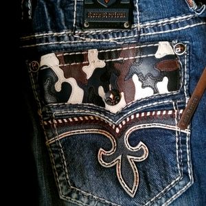 (2) Rock Revivals jeans // Miss Me jeans